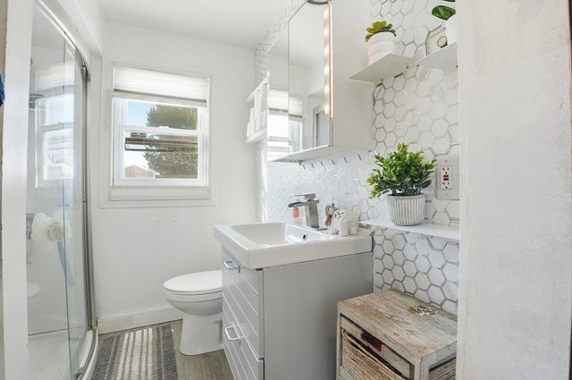 987 Rockdale Avenue, New Bedford, MA 02740