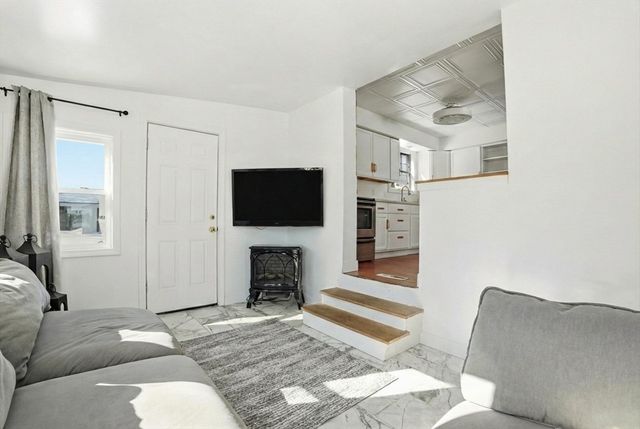 987 Rockdale Avenue, New Bedford, MA 02740