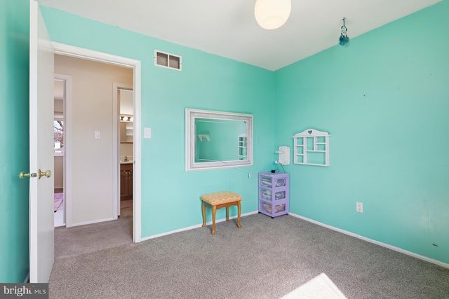 5 WORTHY DOWN AVE, Bear, DE 19701