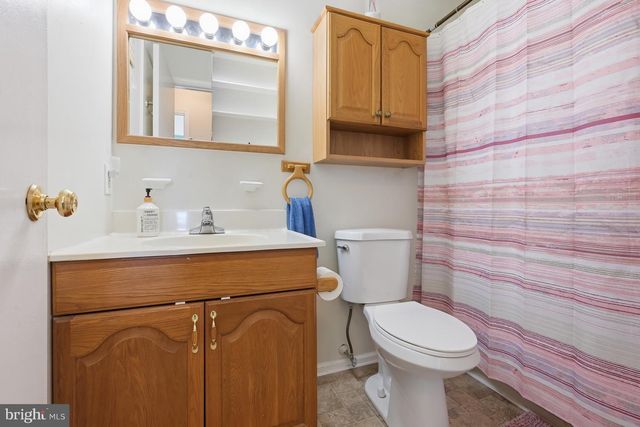 5 WORTHY DOWN AVE, Bear, DE 19701