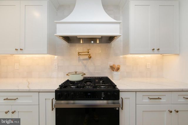 371 KRESSON RD, Cherry Hill, NJ 08034