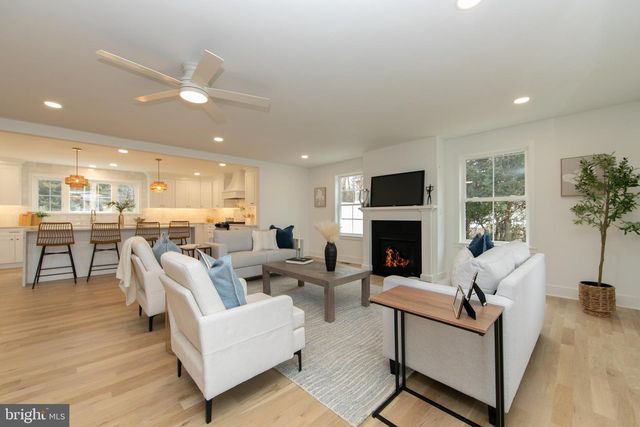 371 KRESSON RD, Cherry Hill, NJ 08034