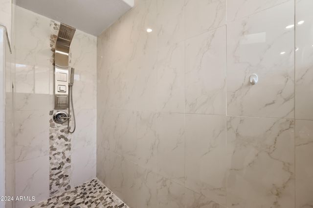 9166 E LAUREL Lane, Scottsdale, AZ 85260