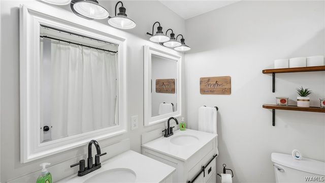 206 Parkway, Livingston, AL 35470