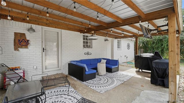 206 Parkway, Livingston, AL 35470