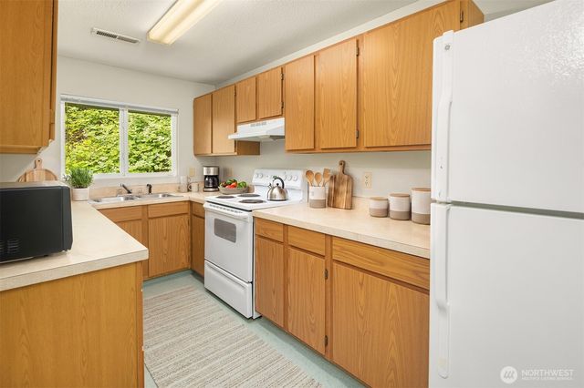 12801 SE 22nd Place, Bellevue, WA 98005