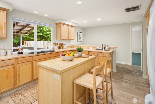 12801 SE 22nd Place, Bellevue, WA 98005