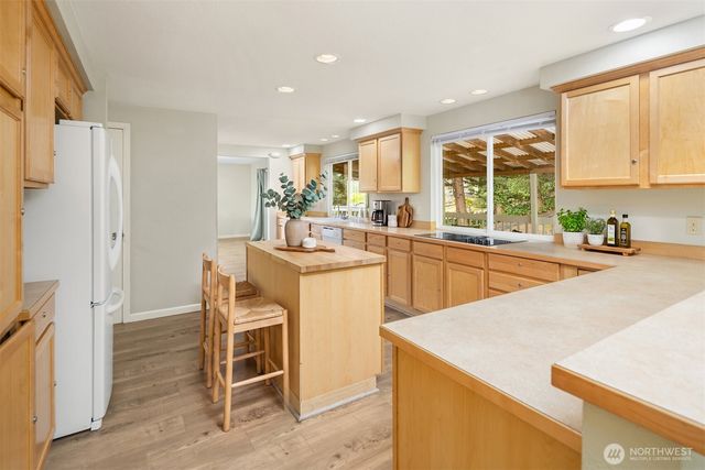 12801 SE 22nd Place, Bellevue, WA 98005