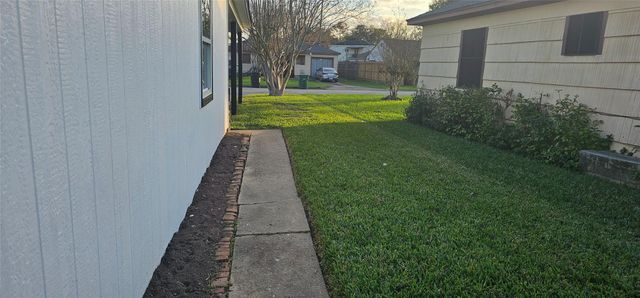 6714 Cotton Drive, Houston, TX 77092