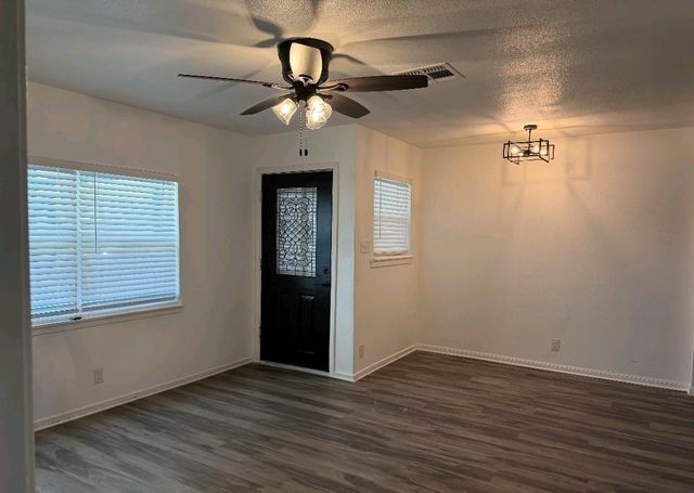 6714 Cotton Drive, Houston, TX 77092