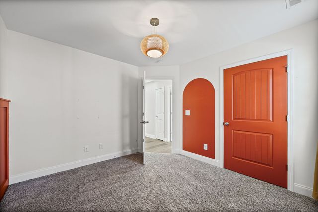 1796 Rains Rd, Clarksville, TN 37042