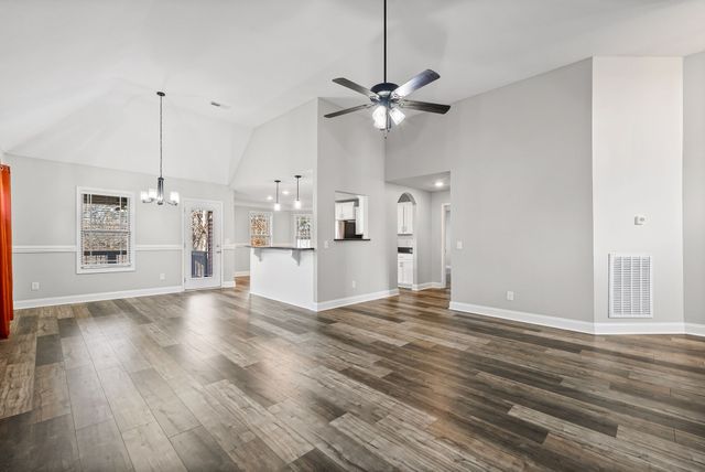 1796 Rains Rd, Clarksville, TN 37042