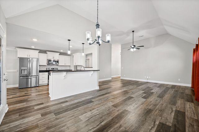 1796 Rains Rd, Clarksville, TN 37042