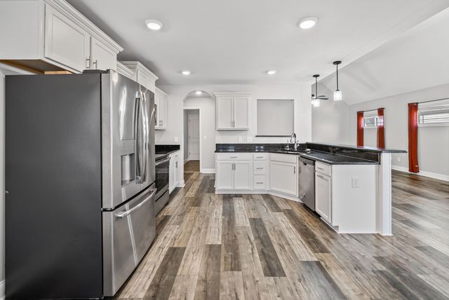 1796 Rains Rd, Clarksville, TN 37042