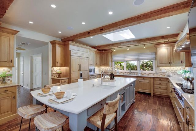 466 Pratt Ave, St. Helena, CA 94574