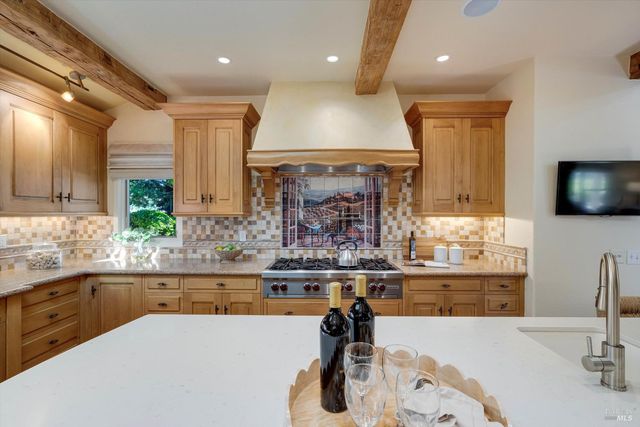 466 Pratt Ave, St. Helena, CA 94574