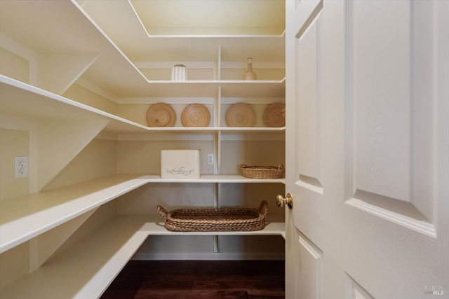 466 Pratt Ave, St. Helena, CA 94574