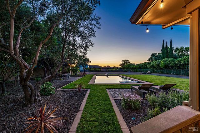 466 Pratt Ave, St. Helena, CA 94574