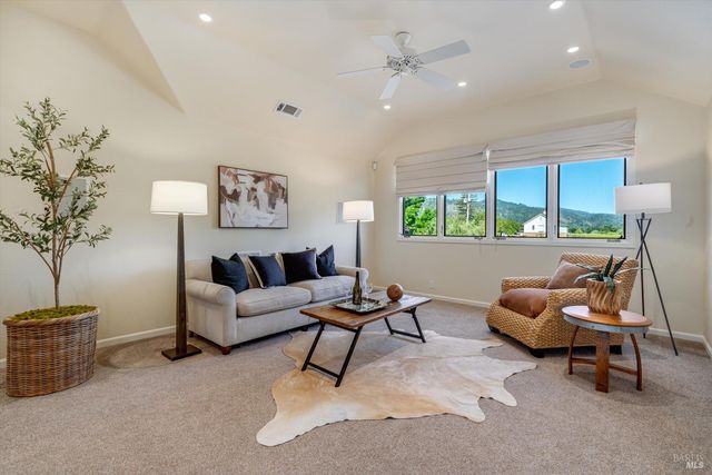 466 Pratt Ave, St. Helena, CA 94574