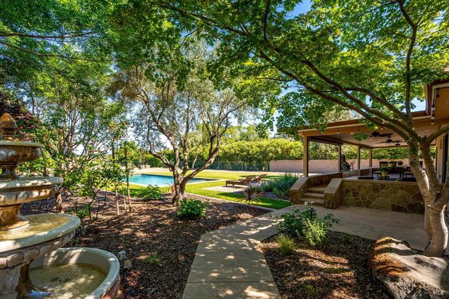 466 Pratt Ave, St. Helena, CA 94574