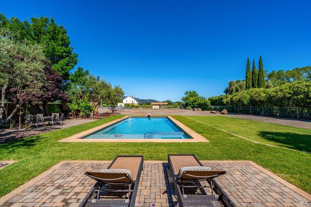 466 Pratt Ave, St. Helena, CA 94574