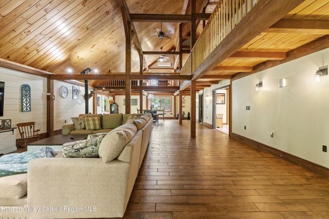 522 Starr Road, Ravena, NY 12143