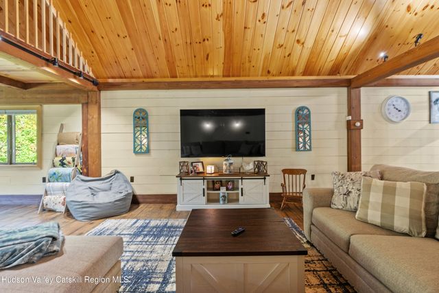 522 Starr Road, Ravena, NY 12143