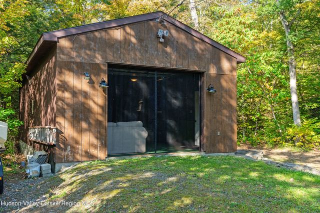 522 Starr Road, Ravena, NY 12143