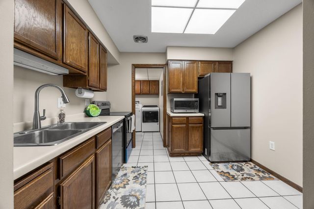 2275 Youngman Avenue 106W, Saint Paul, MN 55116