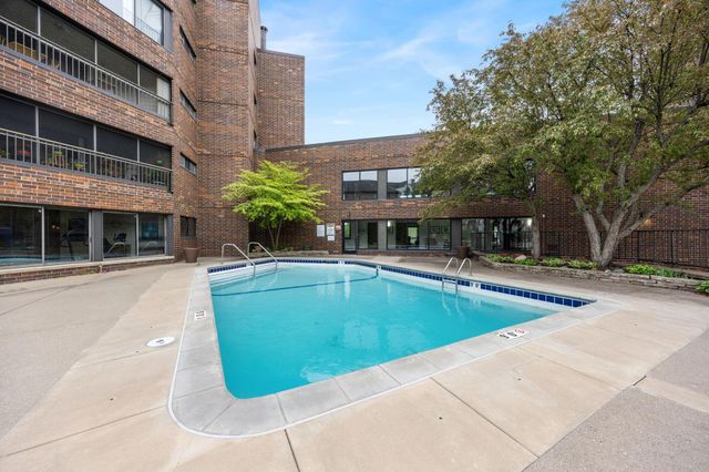 2275 Youngman Avenue 106W, Saint Paul, MN 55116