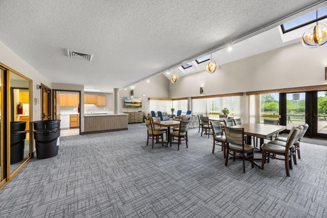 2275 Youngman Avenue 106W, Saint Paul, MN 55116