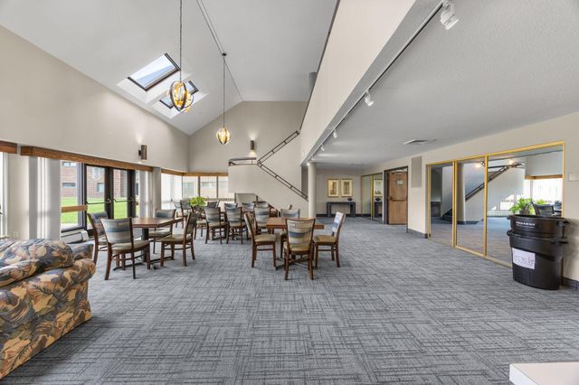 2275 Youngman Avenue 106W, Saint Paul, MN 55116