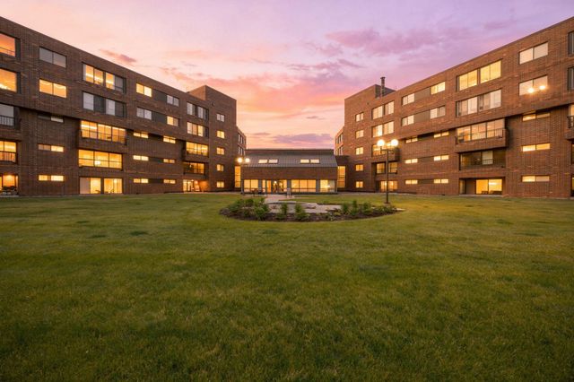2275 Youngman Avenue 106W, Saint Paul, MN 55116