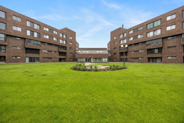 2275 Youngman Avenue 106W, Saint Paul, MN 55116