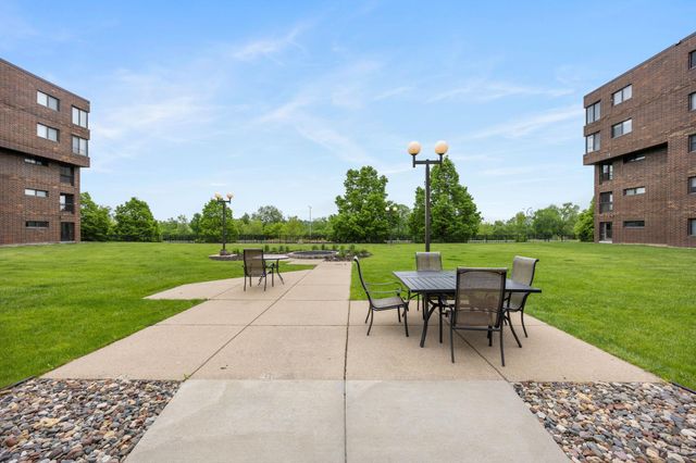 2275 Youngman Avenue 106W, Saint Paul, MN 55116