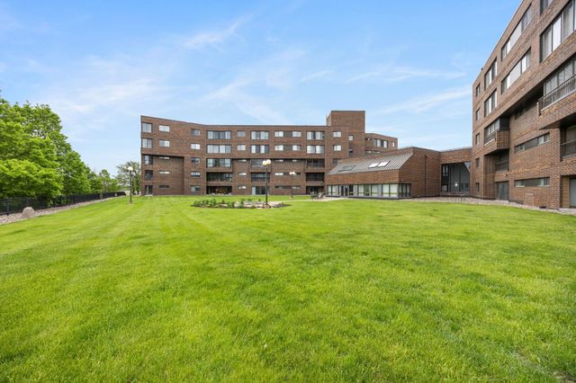 2275 Youngman Avenue 106W, Saint Paul, MN 55116