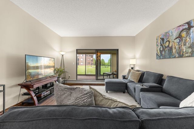 2275 Youngman Avenue 106W, Saint Paul, MN 55116