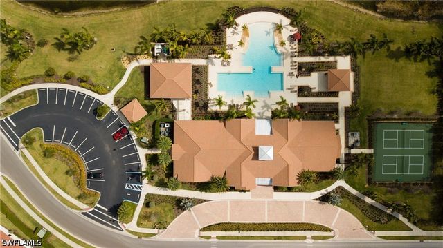 1466 Artesia DR W, Naples, FL 34113