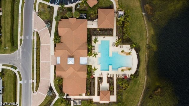 1466 Artesia DR W, Naples, FL 34113