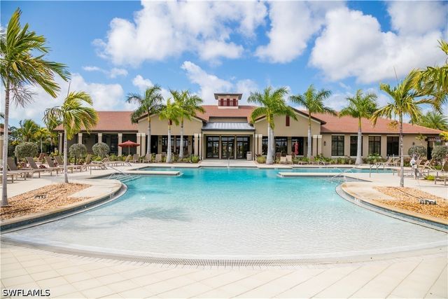 1466 Artesia DR W, Naples, FL 34113