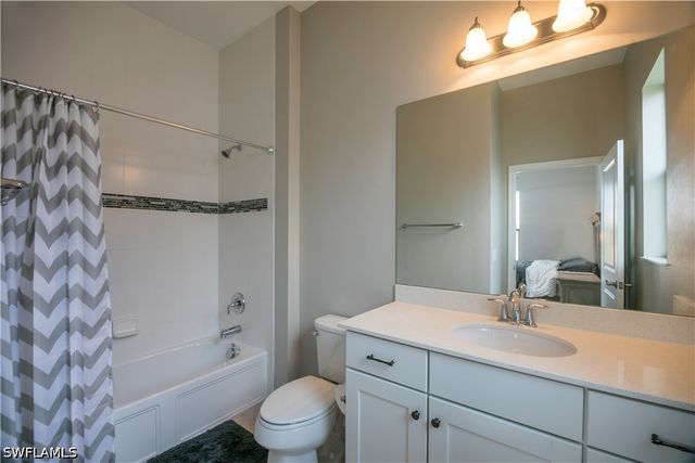 1466 Artesia DR W, Naples, FL 34113