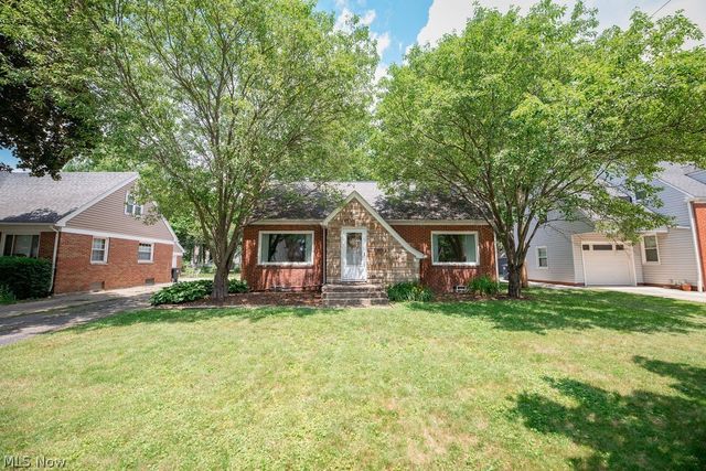261 Malden Street, Akron, OH 44313