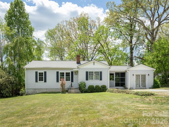 508 Higate Road, Hendersonville, NC 28791
