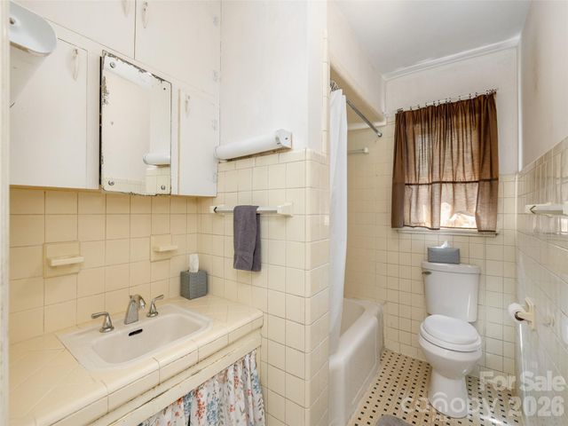 508 Higate Road, Hendersonville, NC 28791