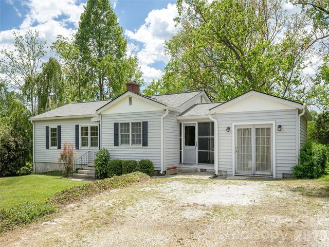 508 Higate Road, Hendersonville, NC 28791