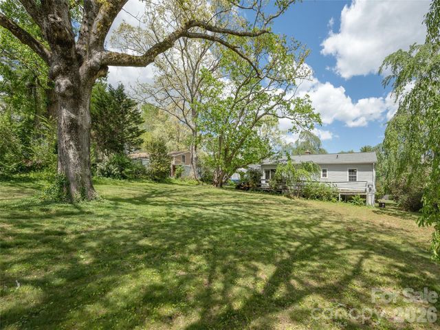 508 Higate Road, Hendersonville, NC 28791
