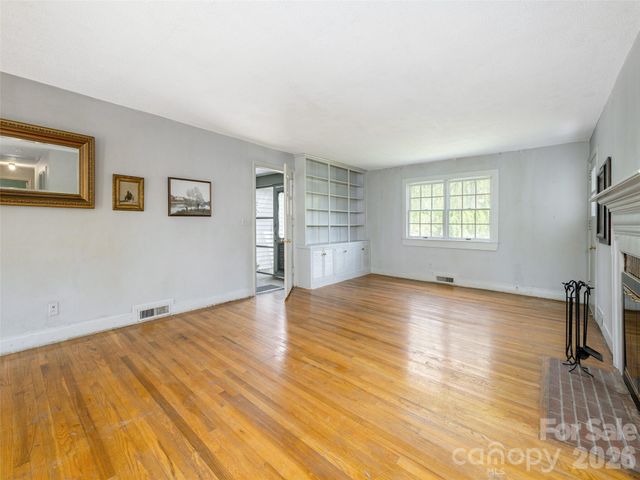 508 Higate Road, Hendersonville, NC 28791
