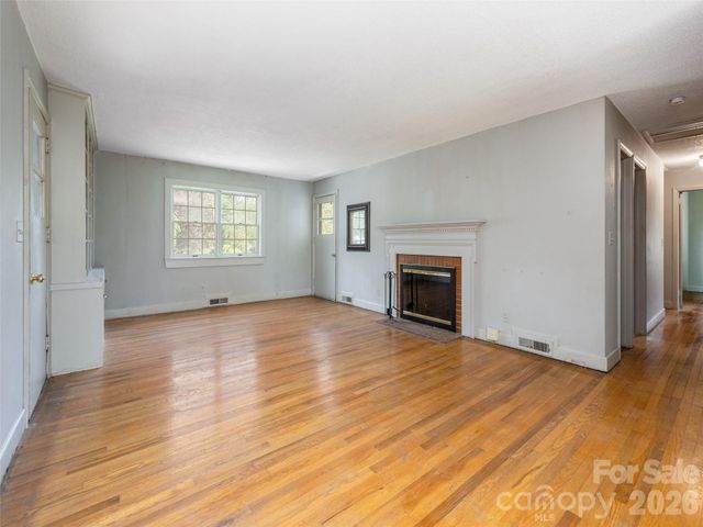 508 Higate Road, Hendersonville, NC 28791