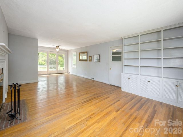 508 Higate Road, Hendersonville, NC 28791