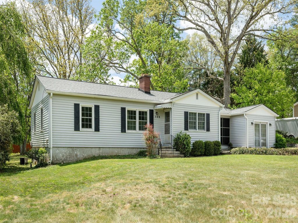 508 Higate Road, Hendersonville, NC 28791